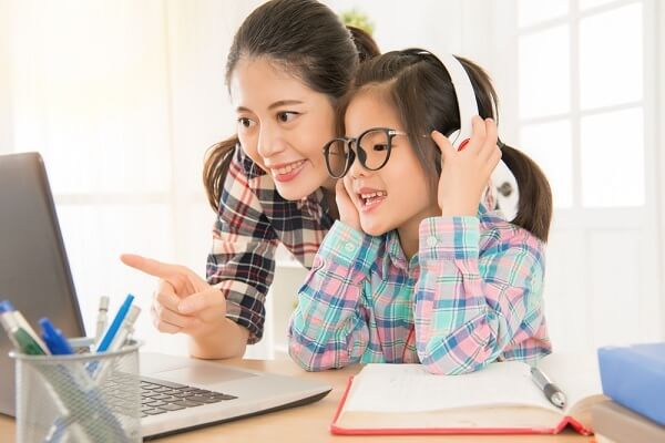 Cho trẻ học tiếng Anh online tại nhà có nhiều thuận tiện
