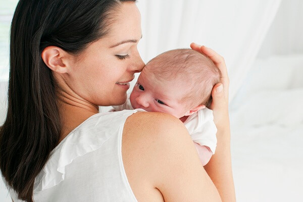Trẻ bị còi xương do nhiều nguyên nhân từ khi mẹ mang thai cho đến quá trình chăm sóc sau sinh