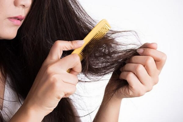 Vì sao tóc rụng nhiều? Nguyên nhân và cách khắc phục