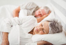 Người già ngủ nhiều - Gia đình không nên chủ quan!
